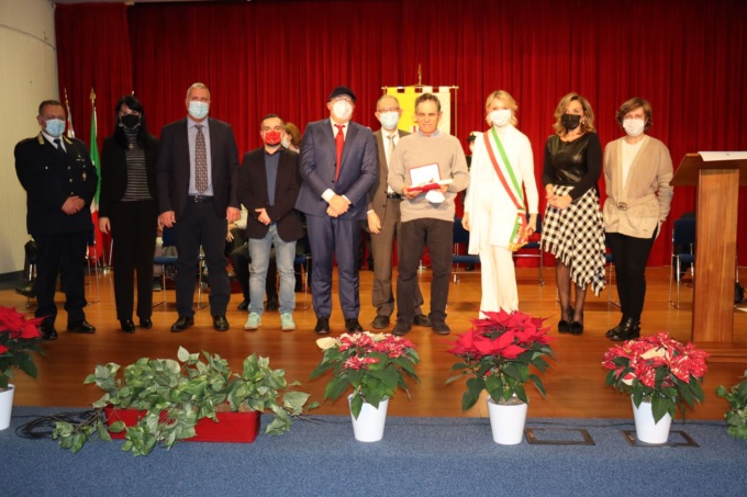 Benemeriti della città: emozione a Pioltello per la consegna delle medaglie d’onore