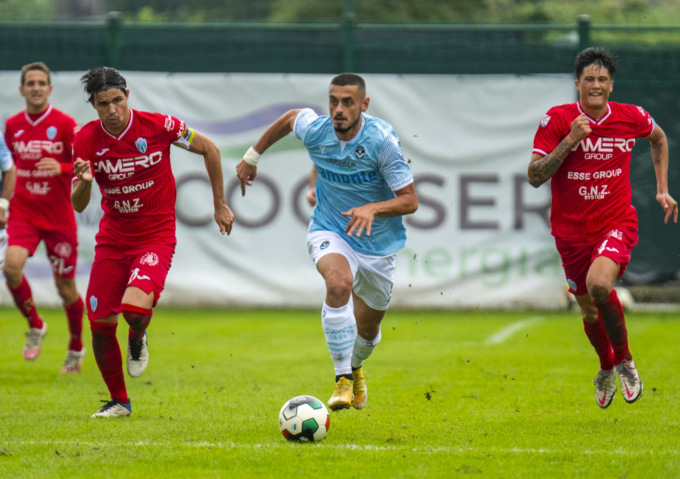 Giana Erminio raggiunta nel finale (da un rigore contestato), finisce 1-1