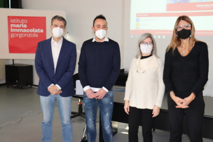 Senatori “avversari” in classe a Gorgonzola per parlare dell’elezioni del presidente della Repubblica
