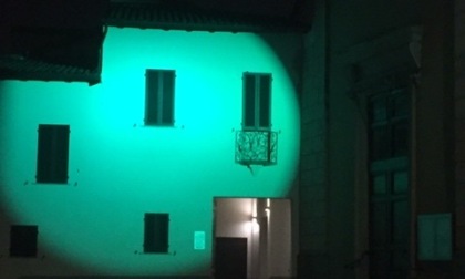 Luce verde sulla chiesa di santo Stefano