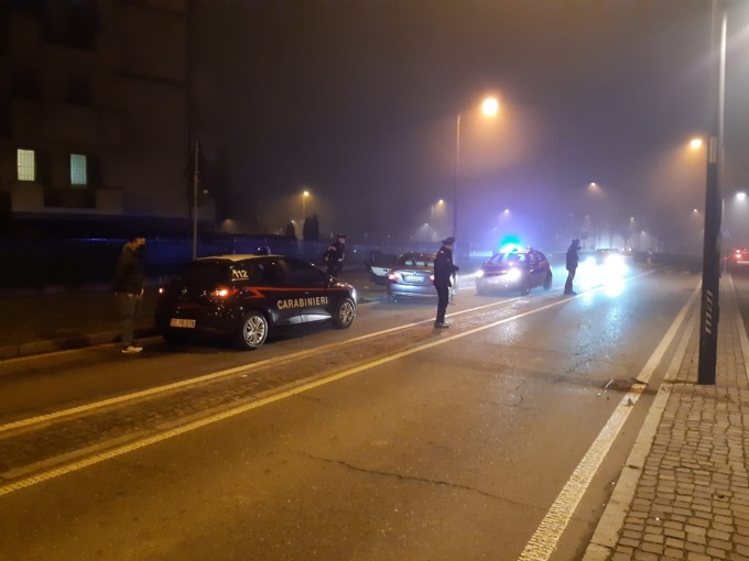 Finge un malore e aggredisce i Carabinieri in ospedale: arrestato