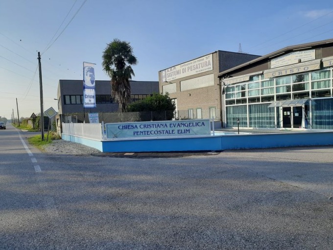 Opere abusive nella chiesa evangelica