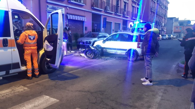 Scontro auto moto, 27enne trasportato al San Raffaele