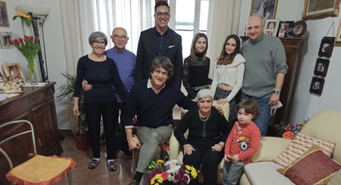 Nonna Luisa compie 101 anni: a farle gli auguri anche il sindaco