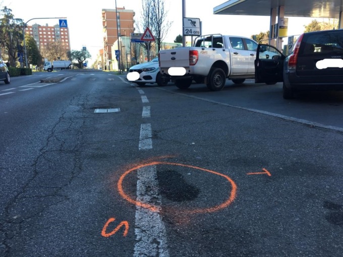 Anziano investito da un’auto, soccorso in codice rosso
