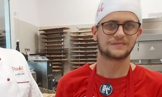 La squadra di PizzAut si allarga… ora c’è anche il pizzaiolo Matteo