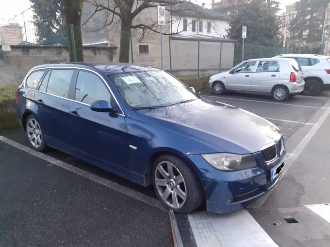 La Polizia Locale indaga su un’auto sospetta