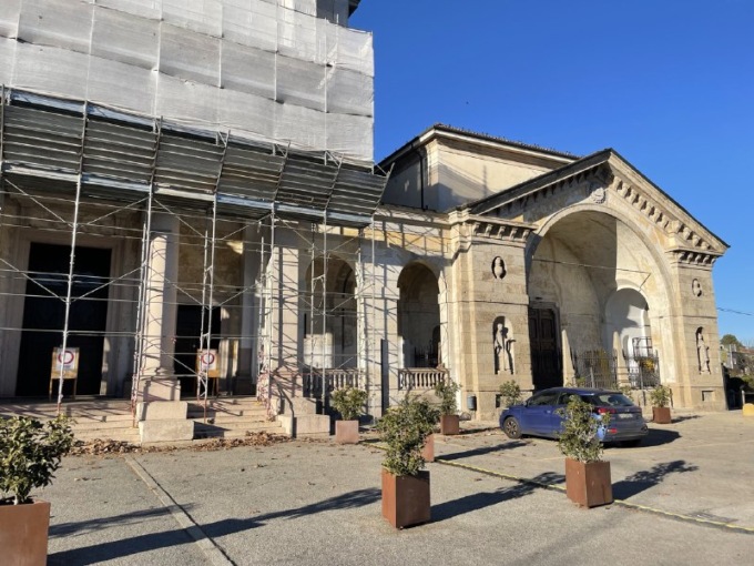 Caro bollette  non c’è santo che tenga… neanche per i parroci