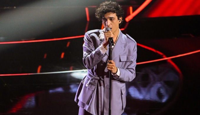 Tananai ultimo a Sanremo, ma sempre amatissimo dai fan