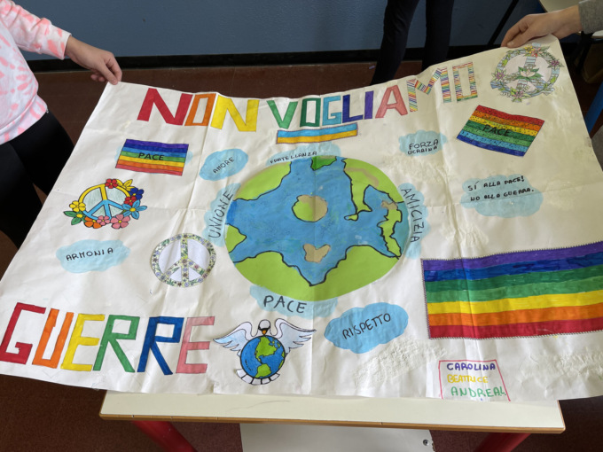 Vignate, gli alunni della primaria dicono “No alla guerra”