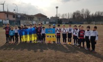 In campo con i colori dell'Ucraina per dire "no" alla guerra