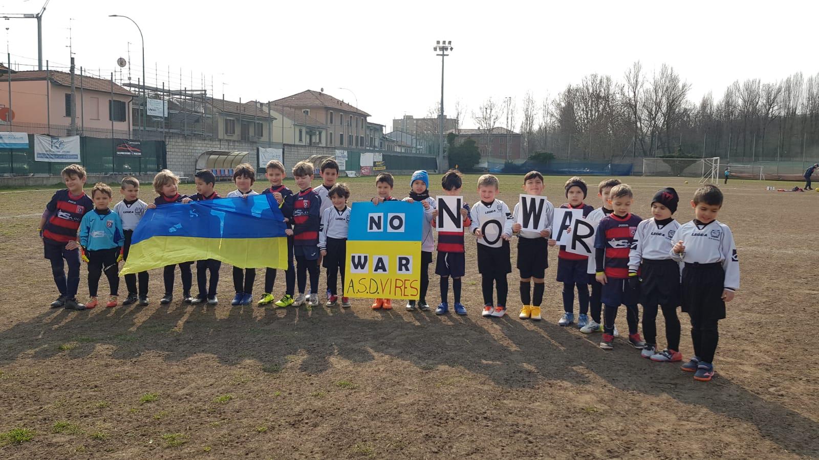 società sportiva di Cologno Monzese Asd Vires in campo con i colori dell'ucraina