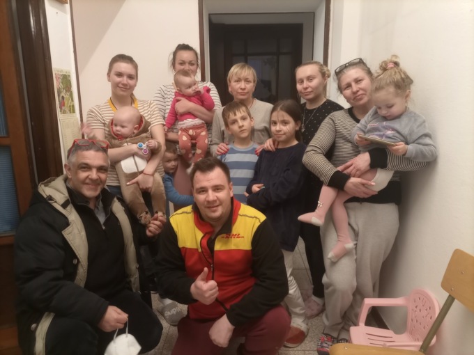 E’ partito da Trezzano Rosa per portare in salvo donne e bambini