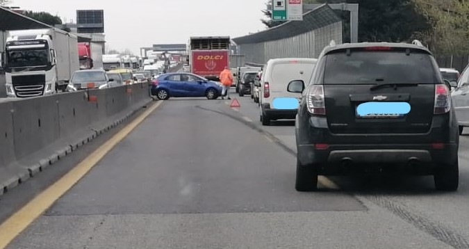 A4 direzione Milano bloccata a causa di un incidente