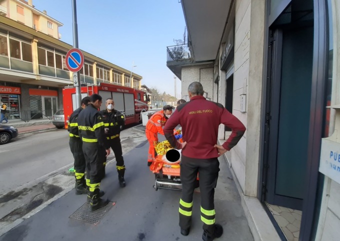 Anziana cade in casa e viene soccorsa dai Vigili del Fuoco