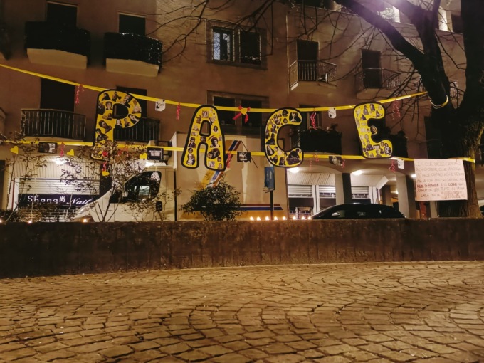 Giornata internazionale della donna, blitz notturno a Cernusco sul Naviglio