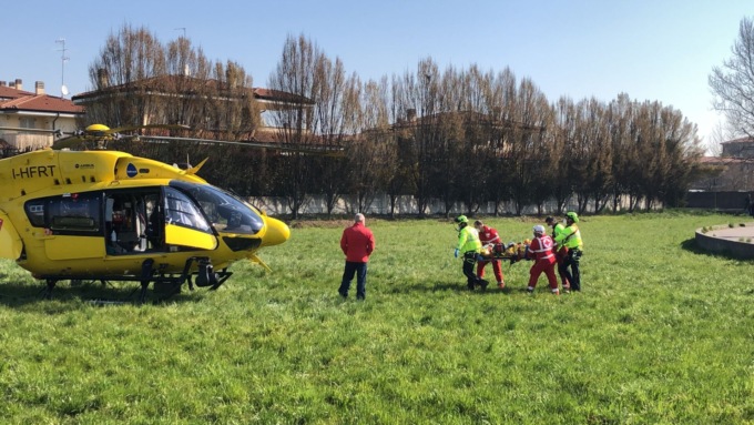 Pedone investito trasportato al Niguarda in codice rosso