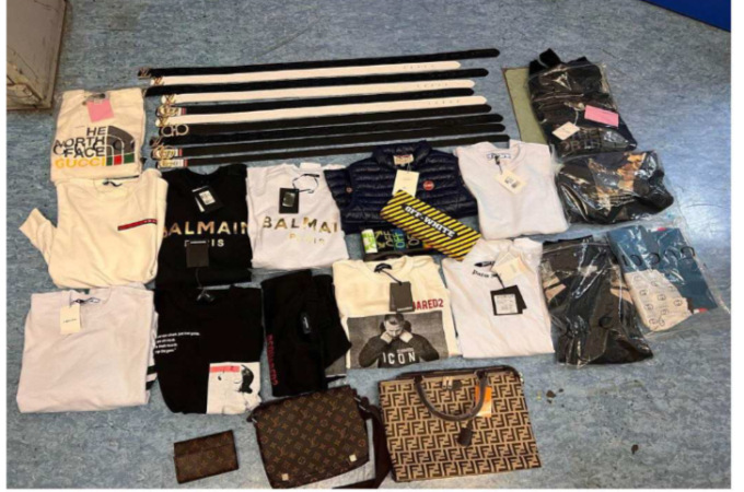 Fiorente commercio sui social di abiti griffati contraffatti, due denunciati