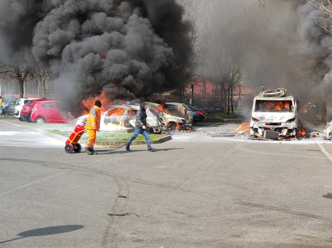 incendio auto melzo 4