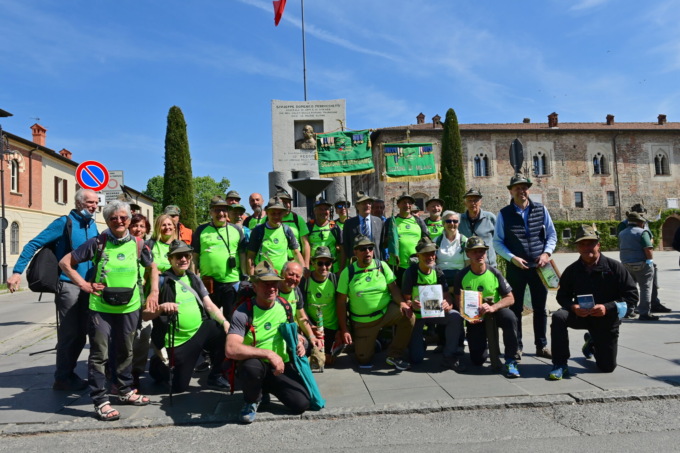 Gli Alpini hanno reso omaggio al “papà” Perrucchetti