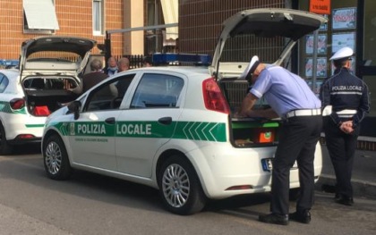 Auto sotto sequestro e senza assicurazione scappa all’alt: fermata dopo un inseguimento