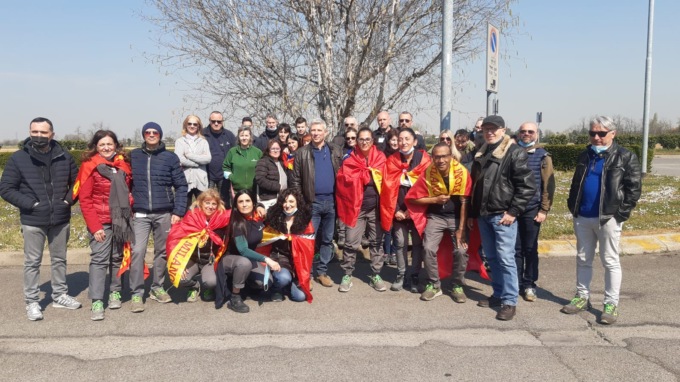 Protesta alla Emerson di Bussero contro il “taglio” di due lavoratrici