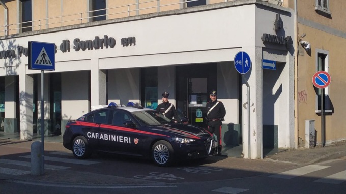 cernusco sul naviglio rapina in banca popolare di sondrio