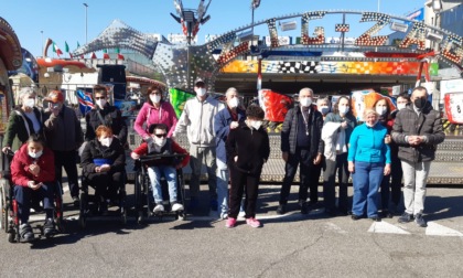 Fiera delle Palme: i ragazzi del Centro disabili al Luna park ospiti dei giostrai