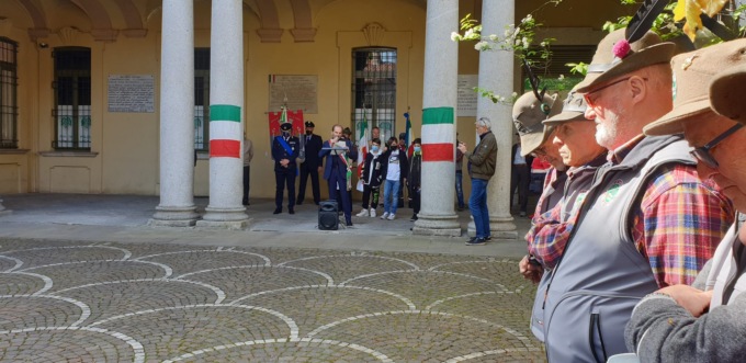 Un lungo corteo per le celebrazioni del 25 aprile a Vaprio d’Adda
