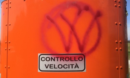 I "No vax" diventano... "No speed": vandalizzato un autovelox