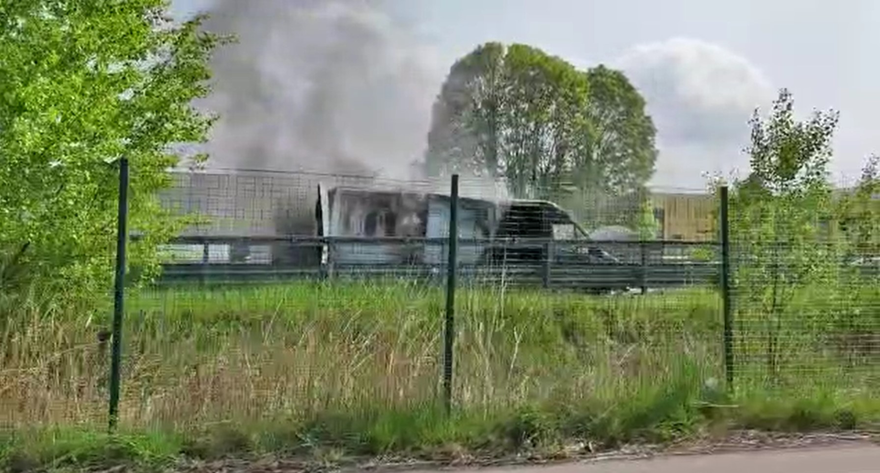 vignate cassanese furgone in fiamme