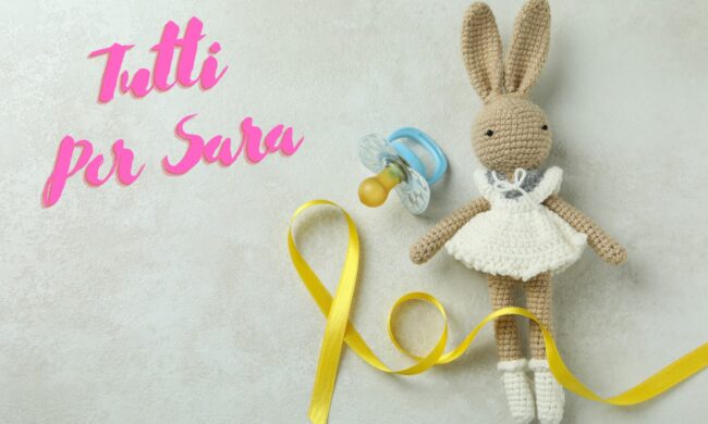 Un ultimo grande abbraccio per la piccola Sara