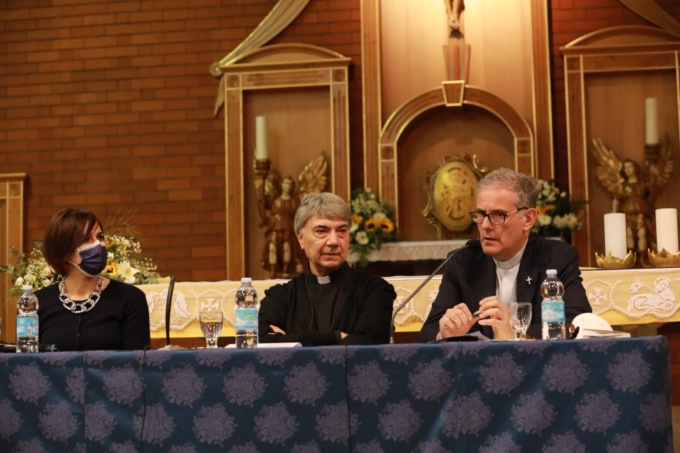 Monsignor Mimmo Battaglia in Martesana: “Di fronte al male mai voltarsi dall’altra parte, sempre fedeli al Vangelo”