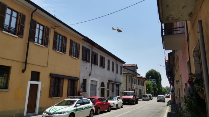 Volo di cinque metri, muore 78enne mentre sistema il giardino dell’assessora