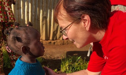 Aveva dedicato la vita ai bambini: addio alla volontaria Claudia