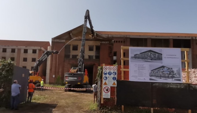 Cernusco sul Naviglio al via la demolizione dellecomosctro a cascina melghera