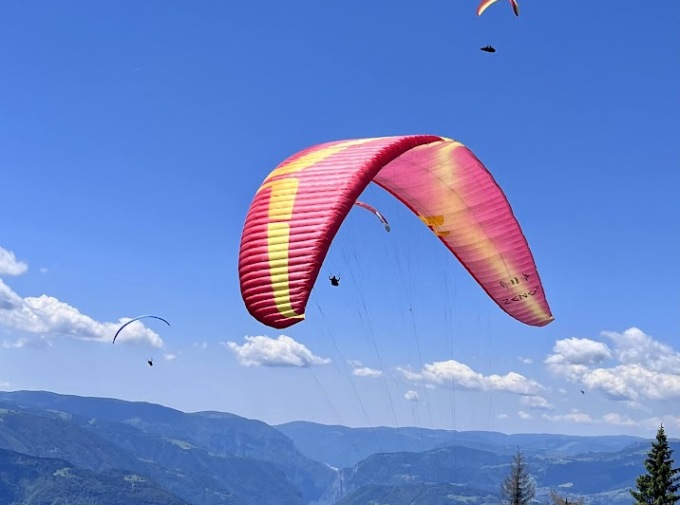 Alberto Castagna da Cologno Monzese è campione italiano di parapendio