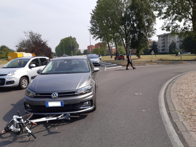 Ciclista investito a Pioltello