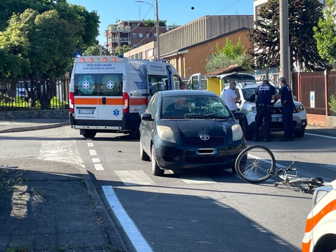 Ciclista di 23 anni investito intervento in codice rosso