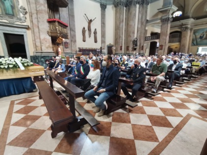 Profonda commozione ai funerali dell’ex sindaco Pierangelo Tremolada