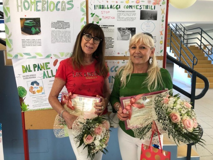 E’ arrivata la pensione, la scuola saluta le prof veterane