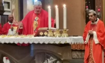 Grande festa a Cernusco sul Naviglio per i 50 anni di ordinazione di don Angelo e i 30 del vescovo