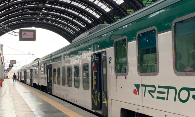 I pendolari lombardi non ce la fanno più e lanciano una petizione: “Meritiamo un servizio serio!”