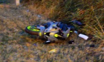 Spaventoso incidente sulla Sp 121, muore un motociclista di 25 anni