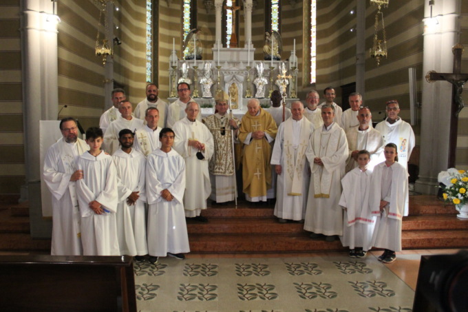 70 anni di sacerdozio per don Gaetano Gallizzi, il regalo è una Messa con Papa Francesco