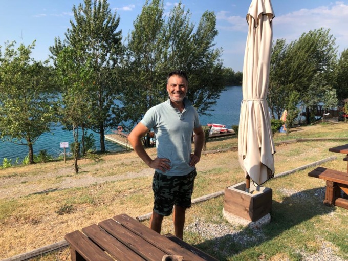Liberano un pesce siluro nell’oasi naturalistica: “Atto deliberato per creare un danno”