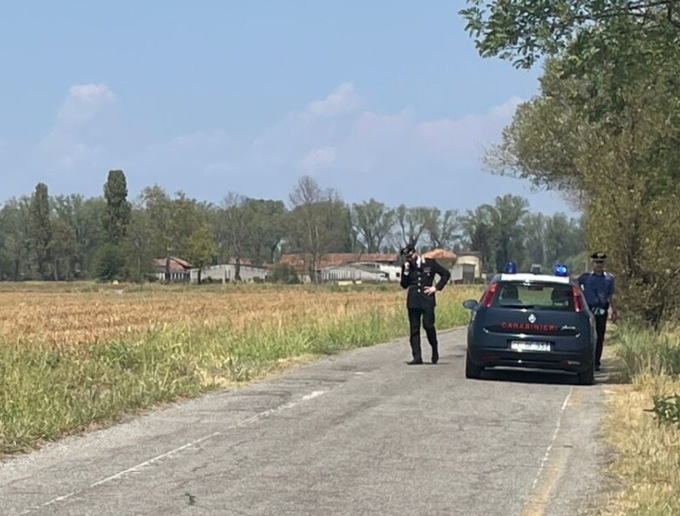 Trovato in un fosso il cadavere di un uomo