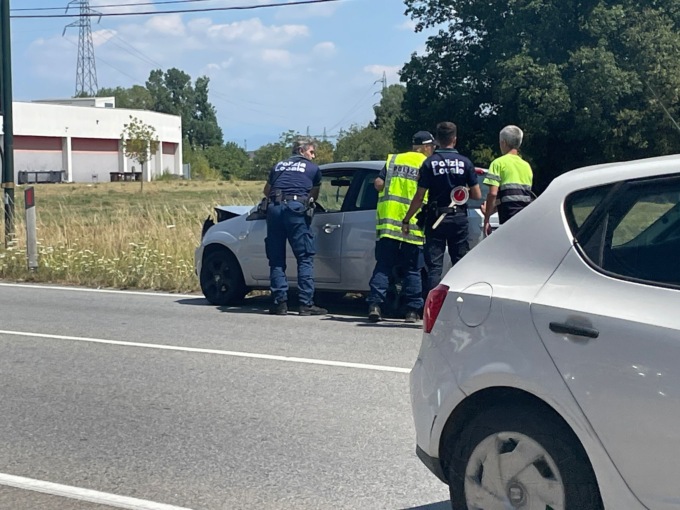 Tamponamento sulla Cerca tra un’auto e un tir