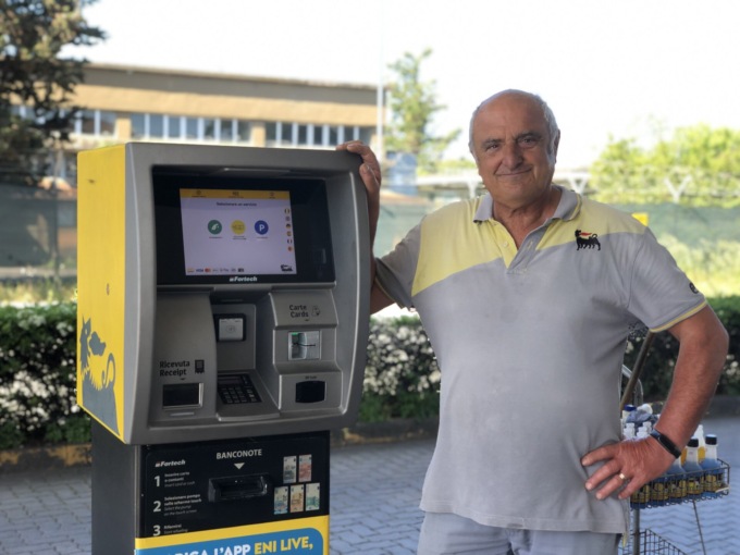 Dal benzinaio si fa il pieno… in dialetto!