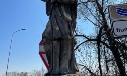 La storica statua sul ponte verrà finalmente restaurata